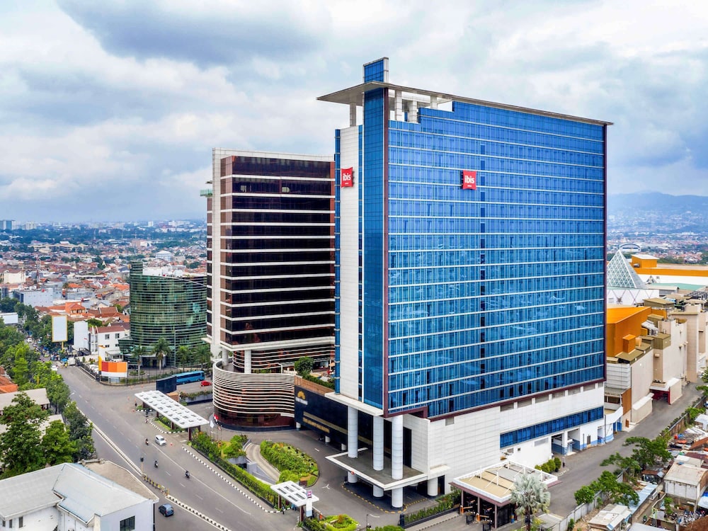 IBIS BANDUNG TRANS STUDIO 26/61