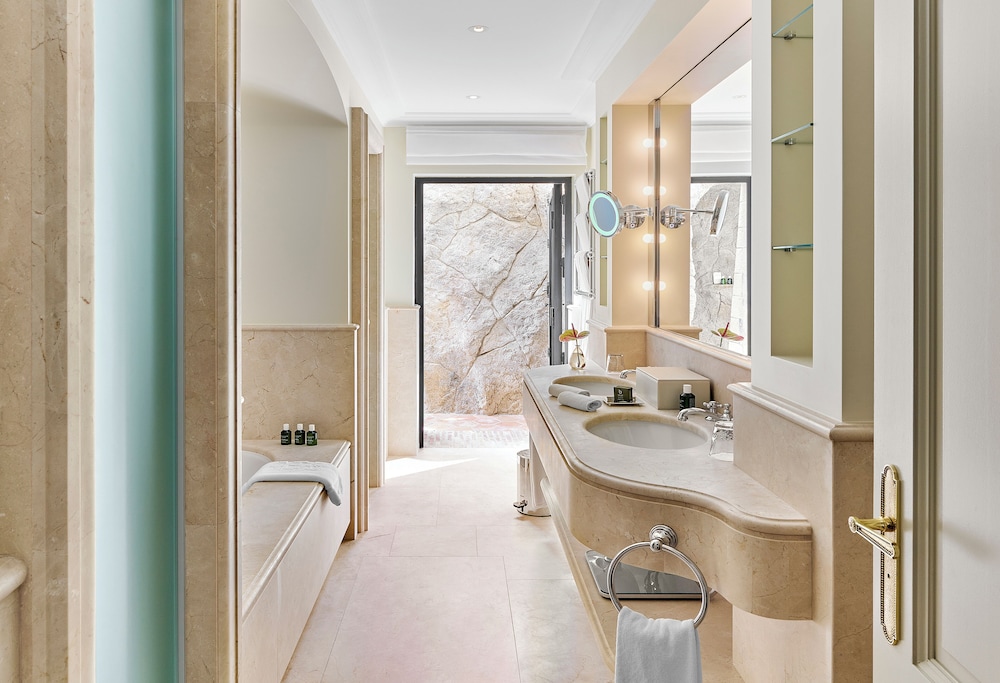 Atelier, Junior Suite, King Bed