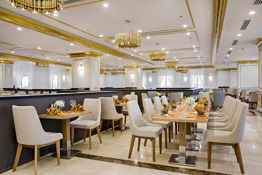 Wyndham Danang Golden Bay 33/50