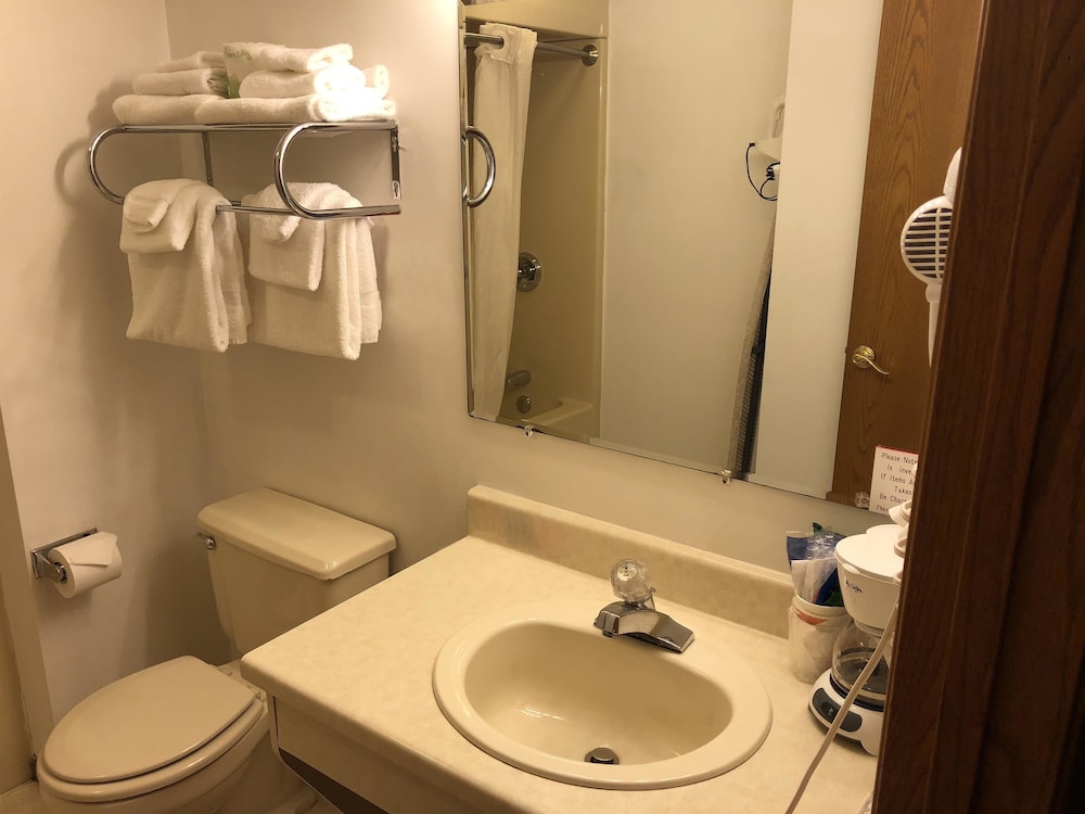 Travelodge by Wyndham Escanaba 15/46