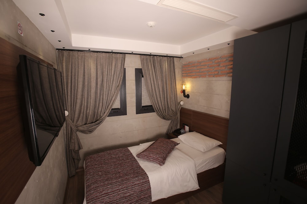 Elibol Hotel 36/52