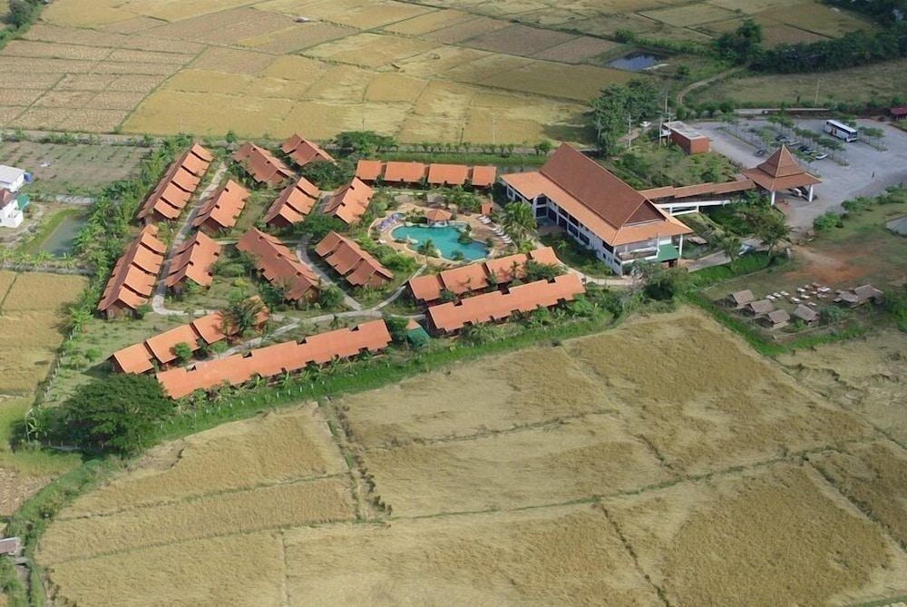 Golden Pine Resort and Spa 56/59