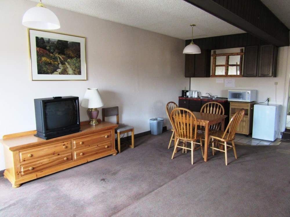 Yellowstone Country Inn 37/48