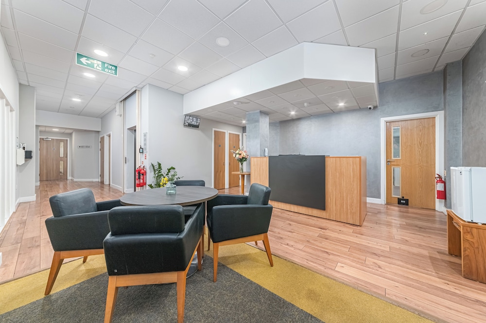 Max Serviced Apts Farnborough 47/58