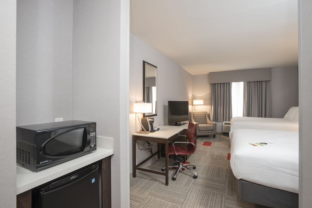 HOLIDAY INN HOTEL SUITES CINCINNATI DOWNTOWN 18/56