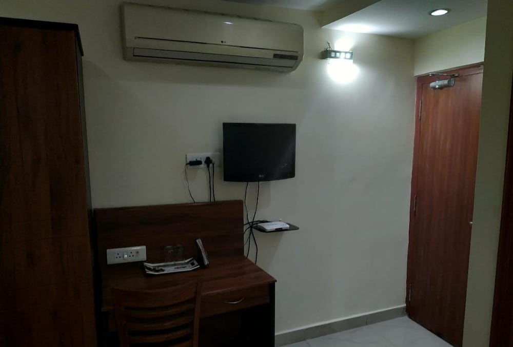 HOTEL FLAVOUR INN 18/24