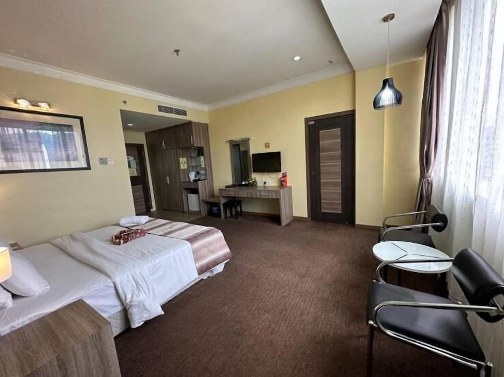 Hig Hotel 35/73