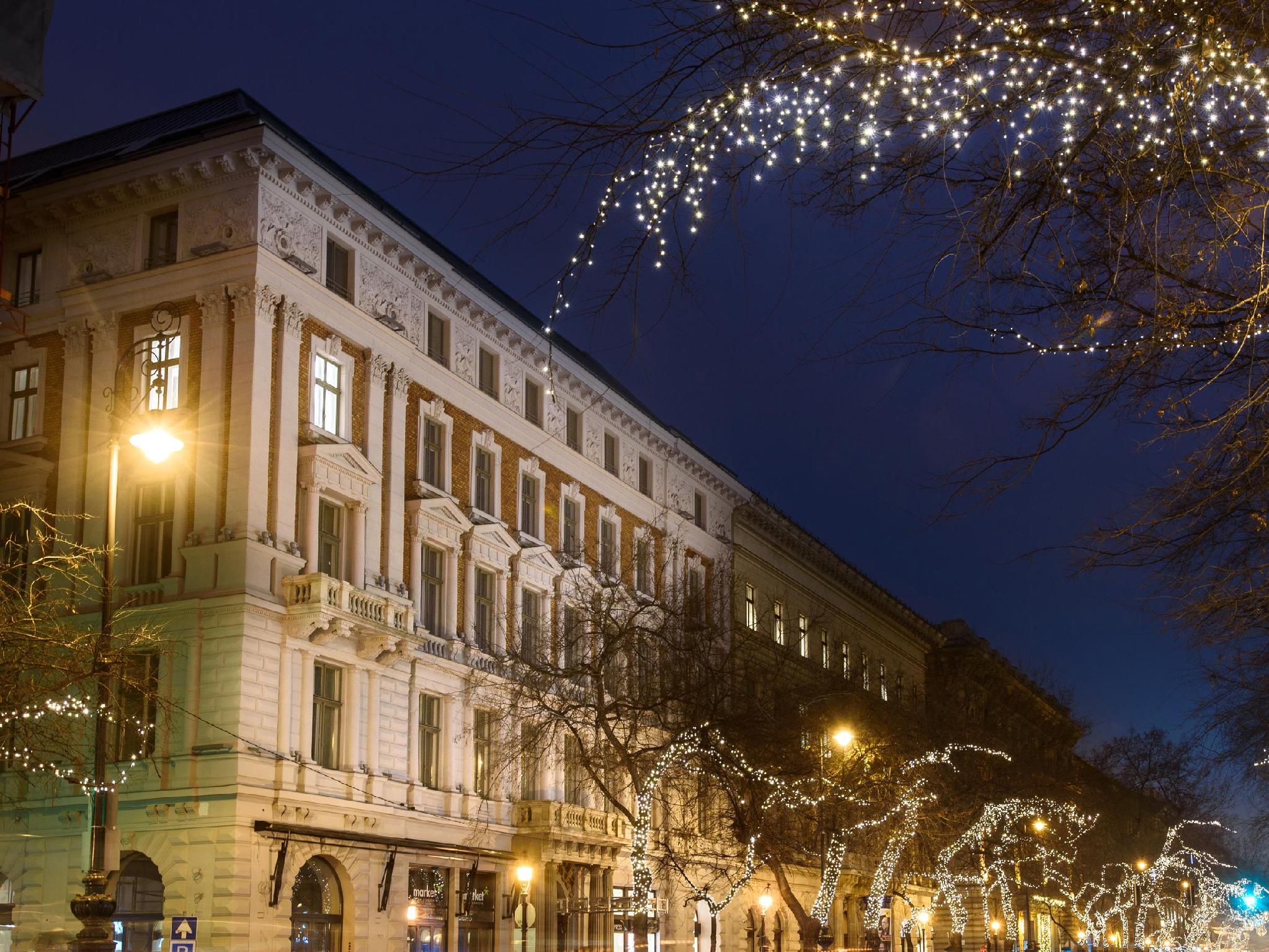HOTEL MOMENTS BUDAPEST in BUDAPEST