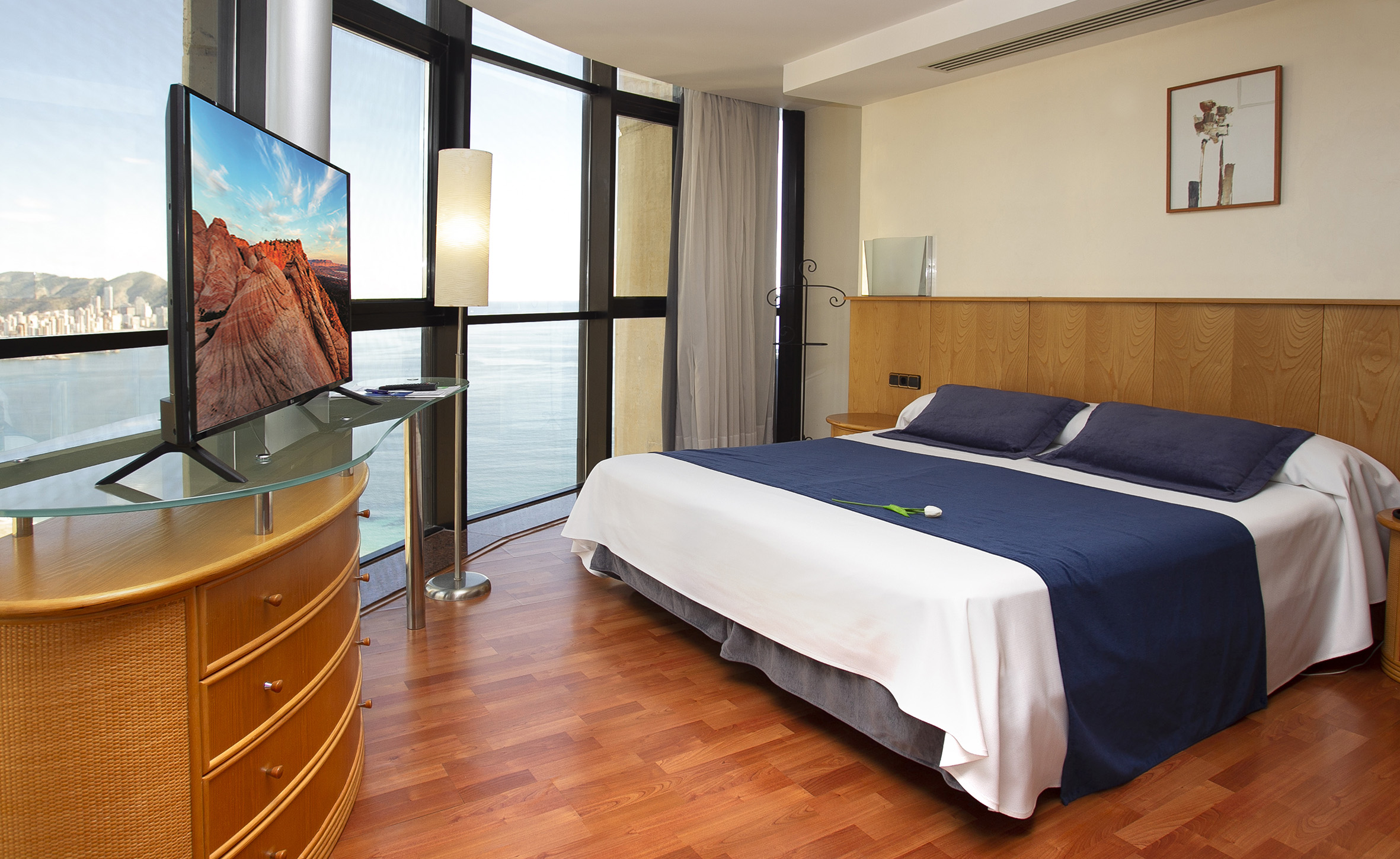 Suite, Single, Hot Tub