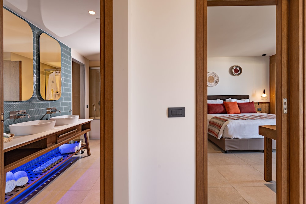 Minos Ambassador Suites Spa 47/50