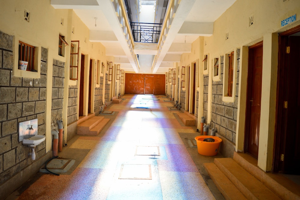 Saboti Hotel 17/19