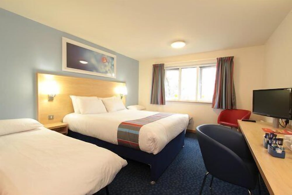 Travelodge Manchester Ancoats 8/25