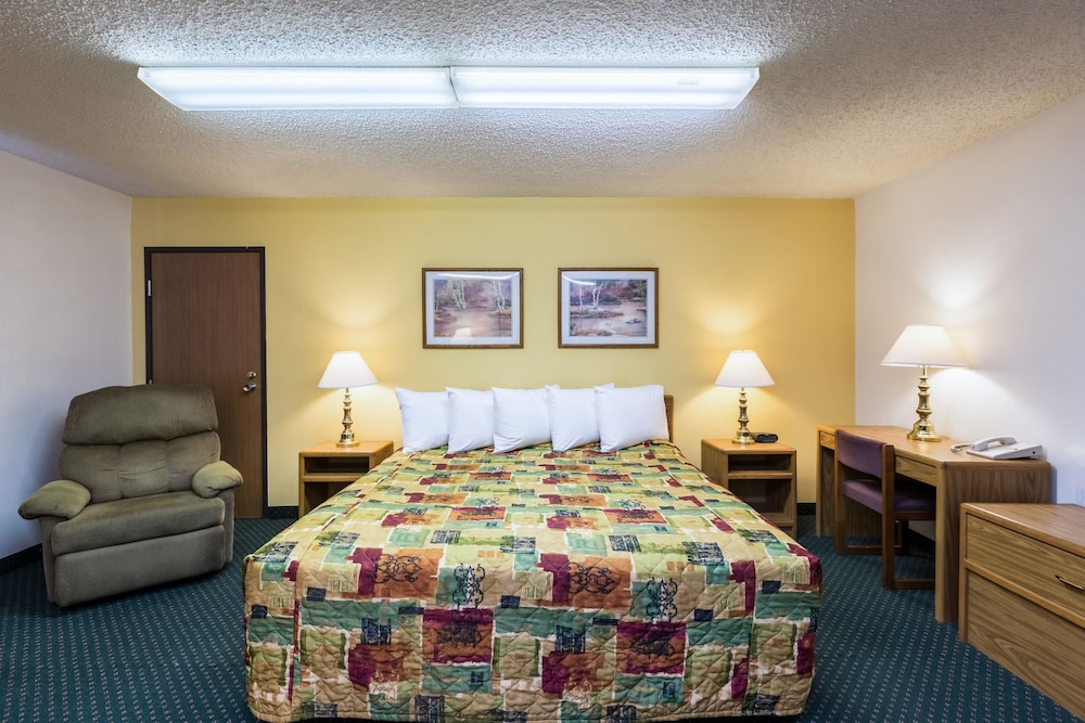 Super 8 by Wyndham Grand Island South 20/37