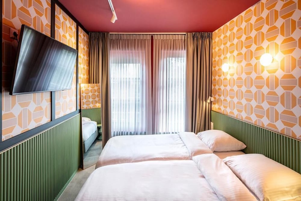 Tourist Inn 20/60