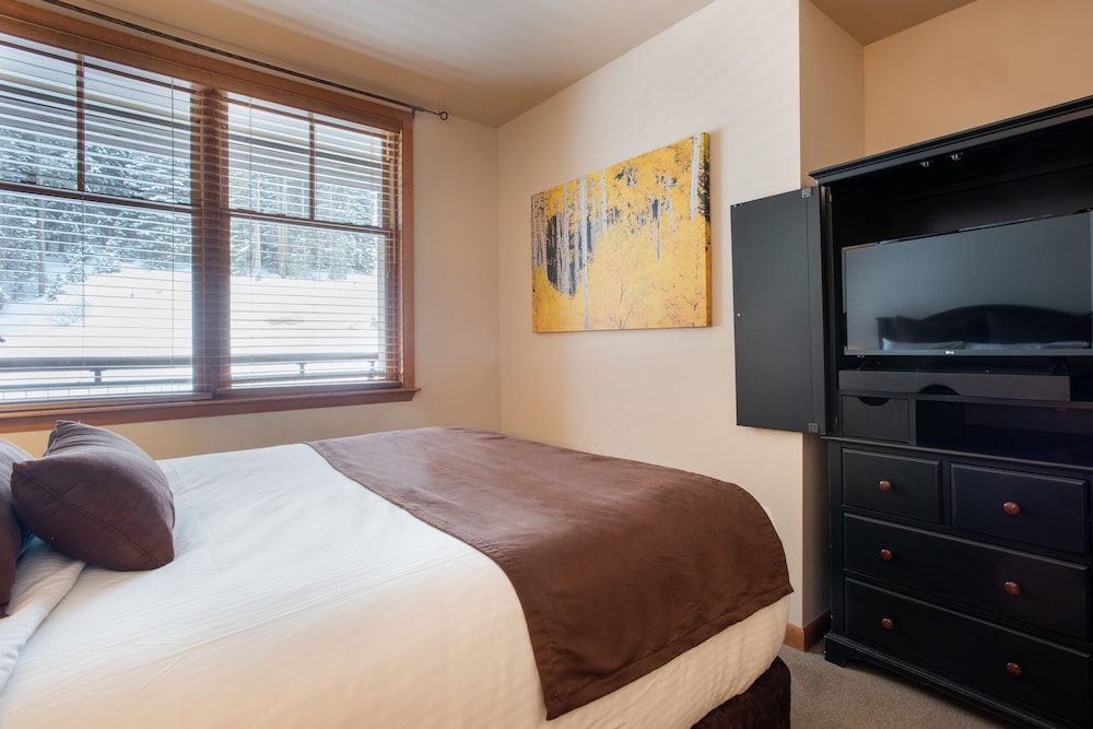 Zephyr Mountain Lodge 26/50
