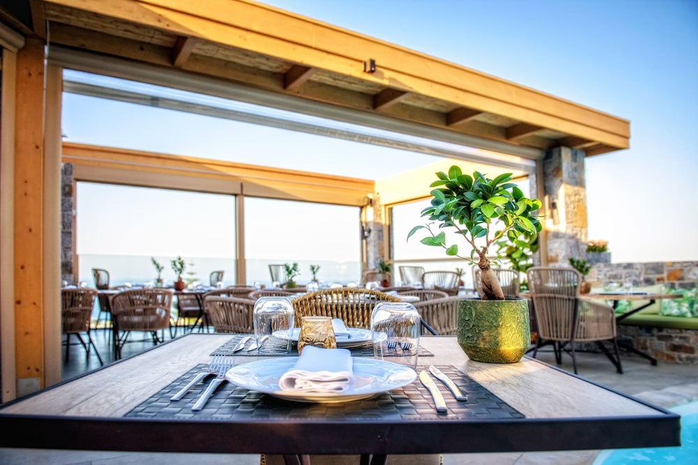 Creta Blue Boutique Hotel 36/48