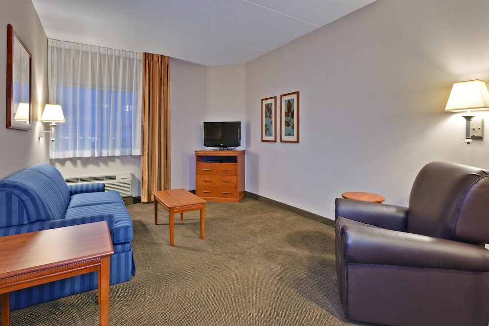 Candlewood Suites Murfreesboro 35/58