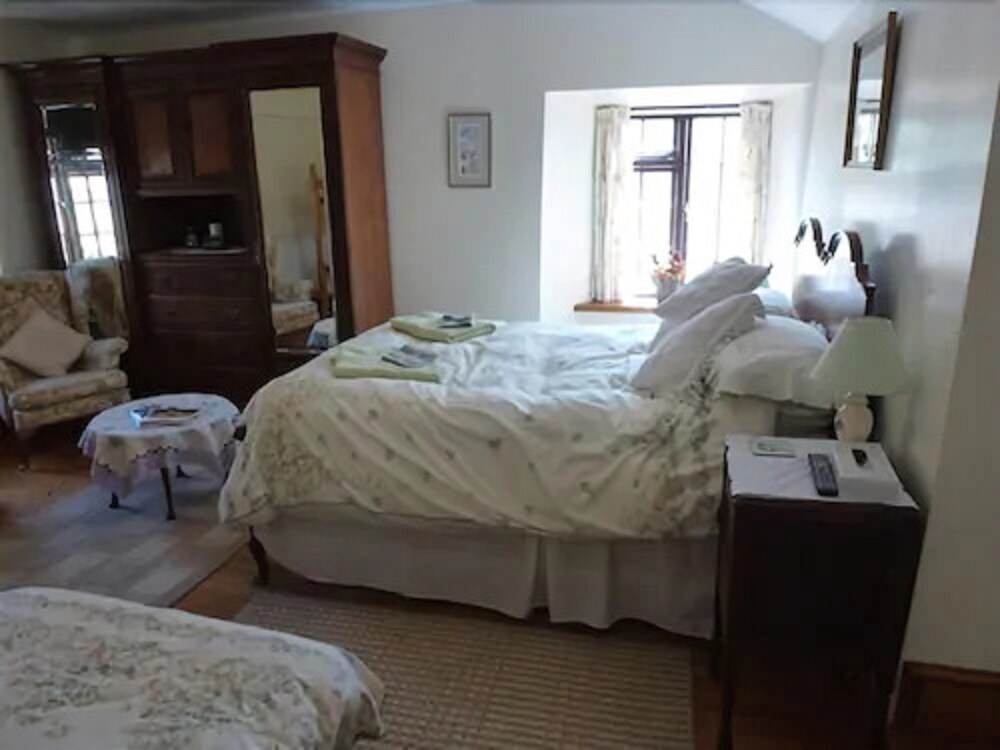 Burton Farmhouse 9/21