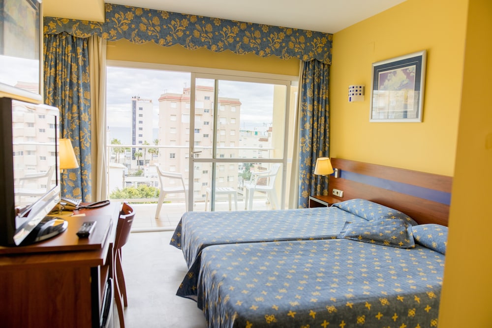 Hotel Biarritz 6/28
