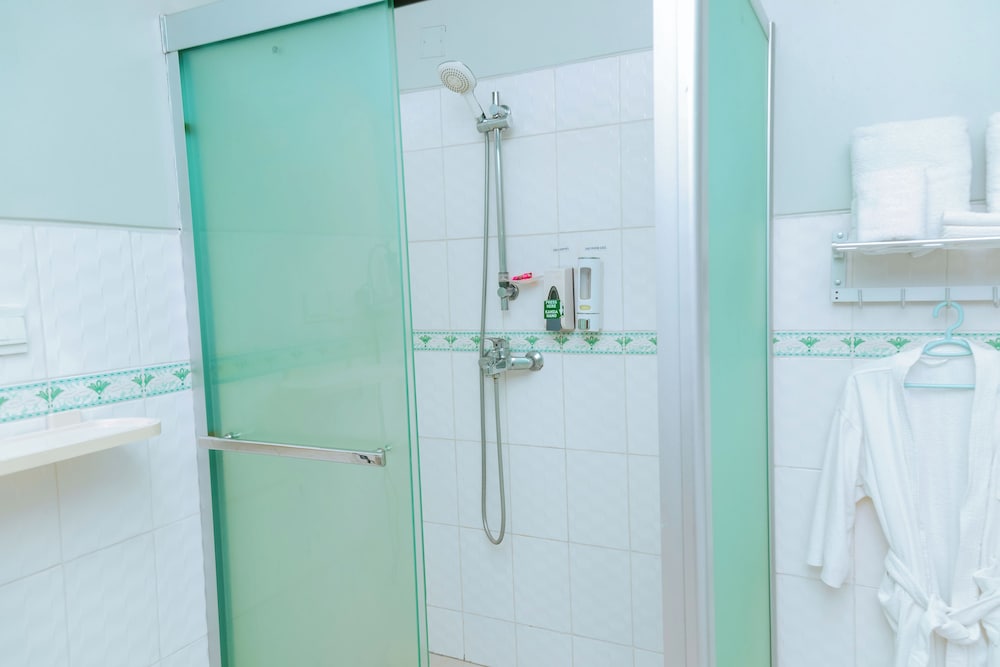 غرفة قياسية ثلاثية بسرير مزدوج وسرير فردي بإطلالة على المدينة، Five To Five Hotel 3/4