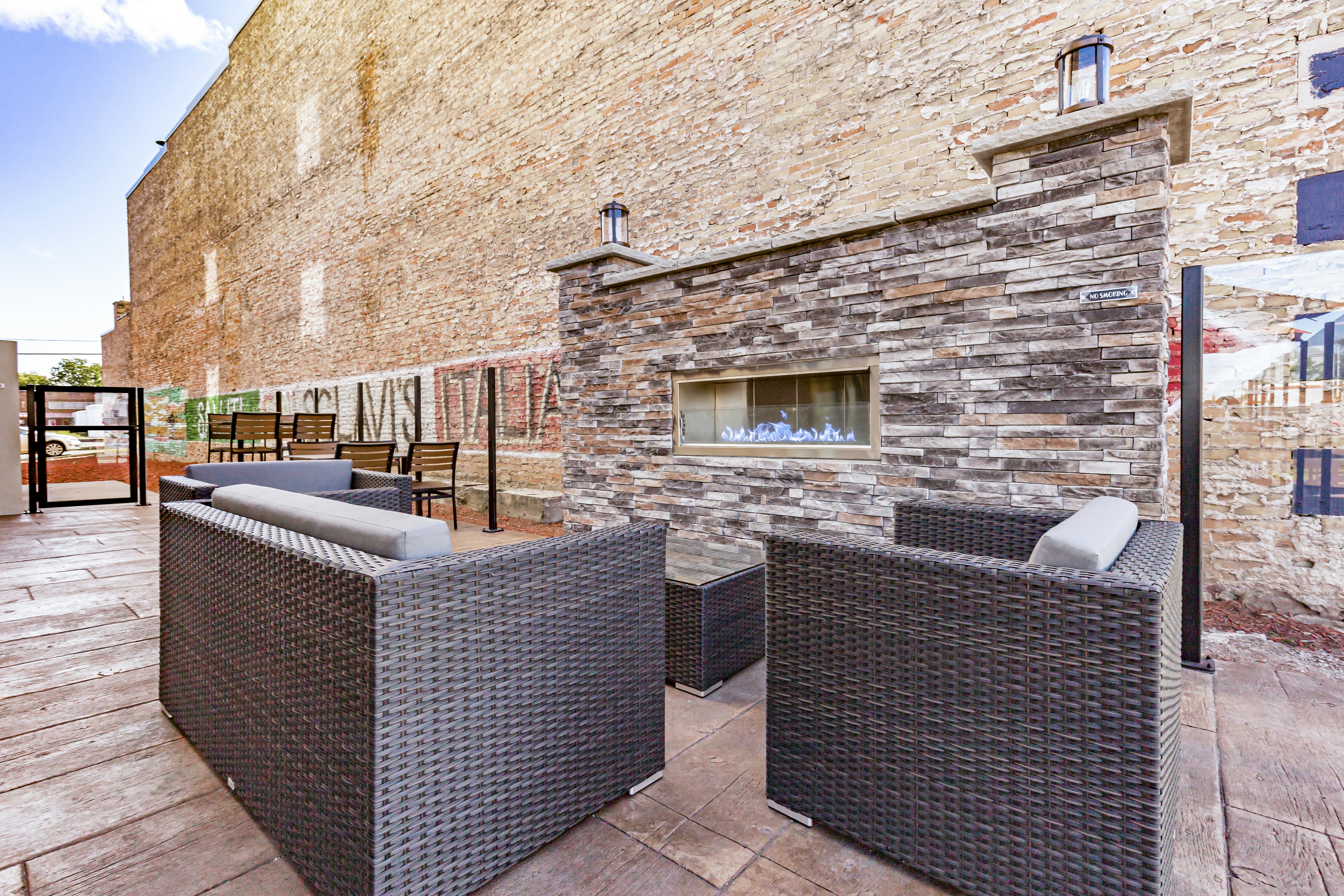 Cobblestone Hotel & Suites - Superior Duluth 24/50
