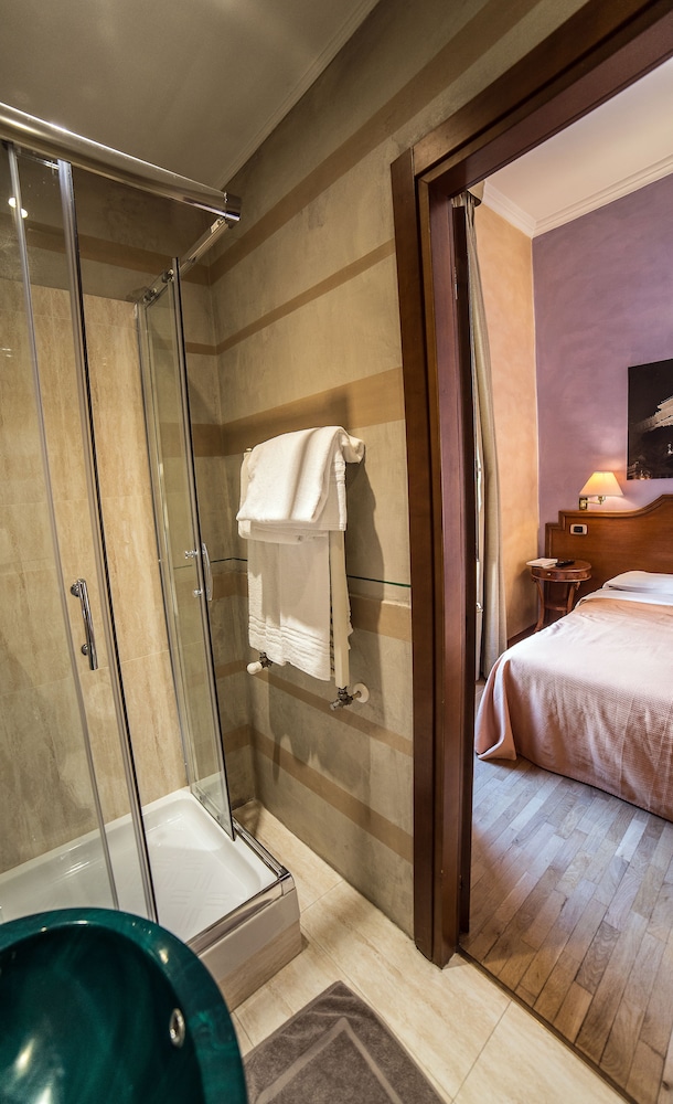 Hotel Kent Roma 17/63