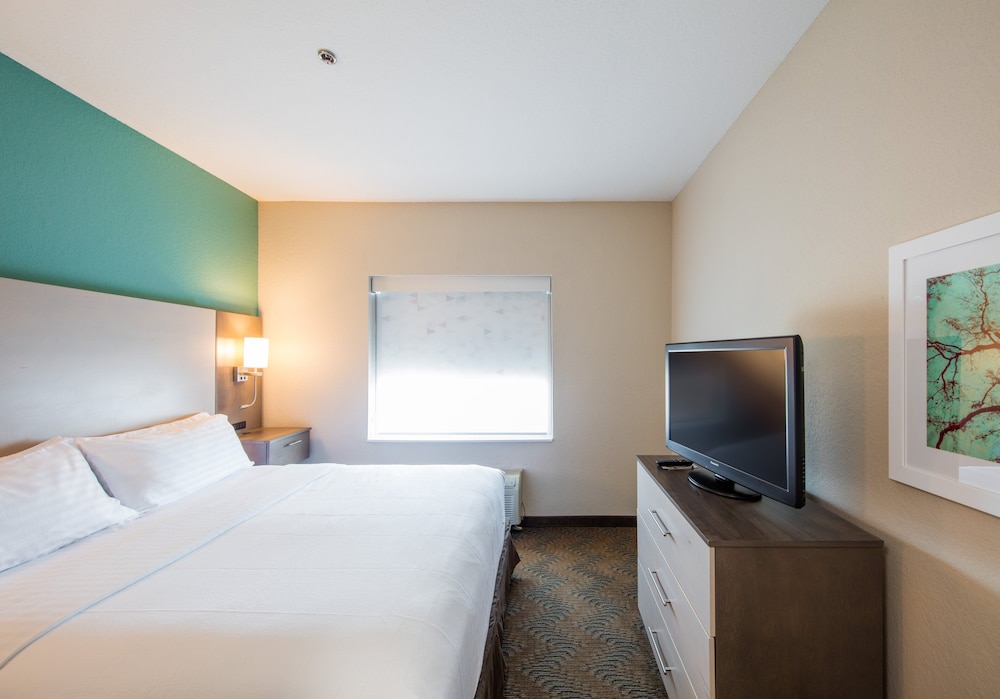 Holiday Inn Hotel And Suites Lake City 11/42