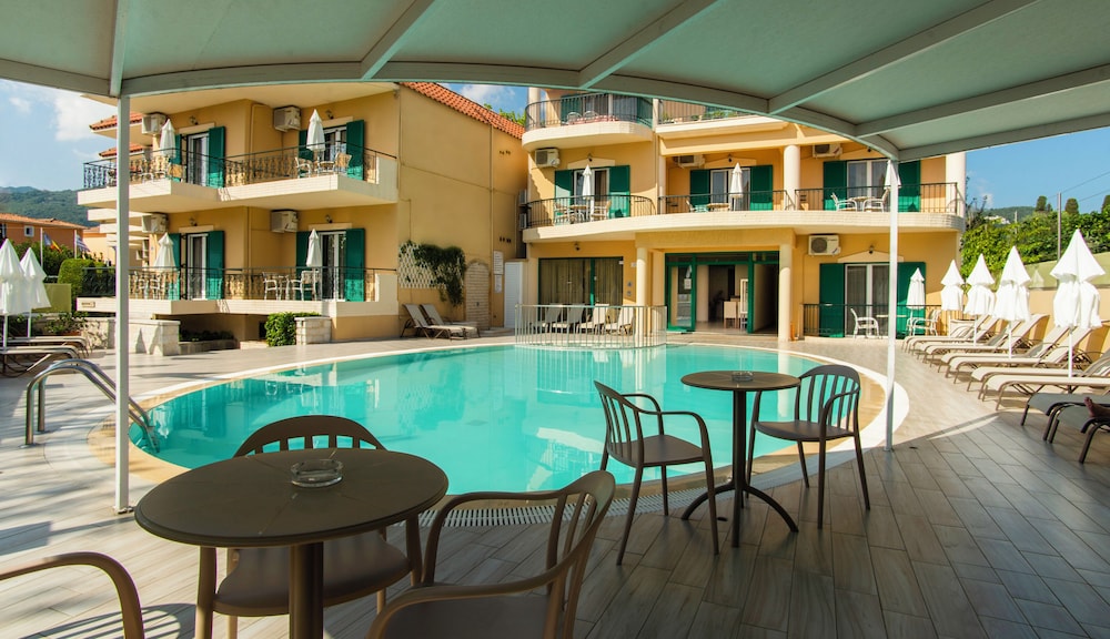 Konstantinos Hotel 8/55