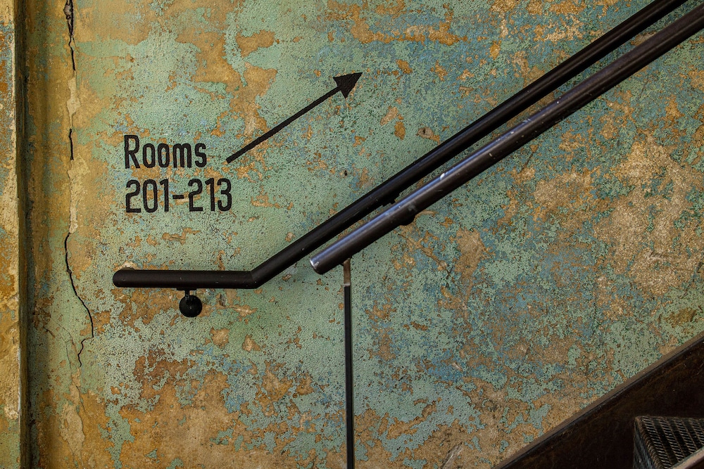 Travelers Hotel 26/39
