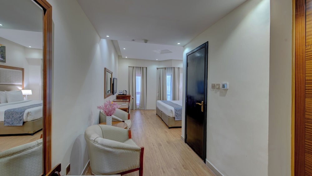 Vendome Plaza Hotel 53/62