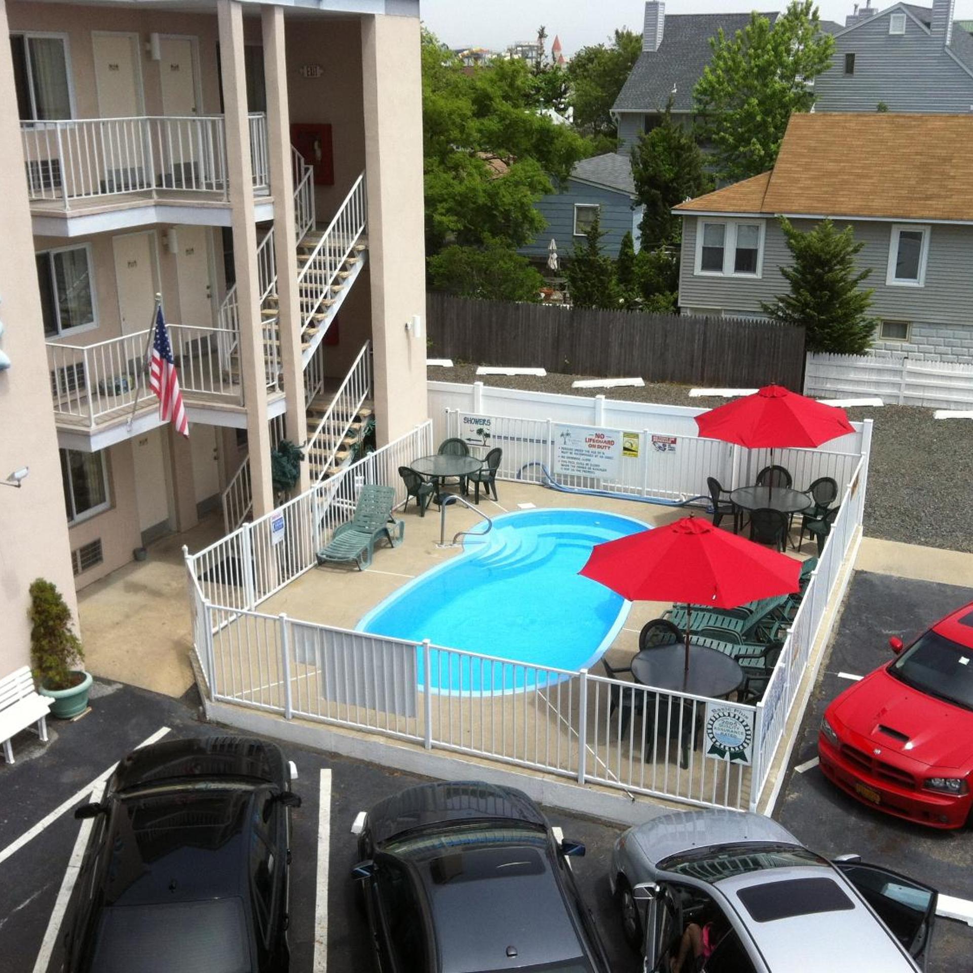 Bay Breeze Motel 23/28