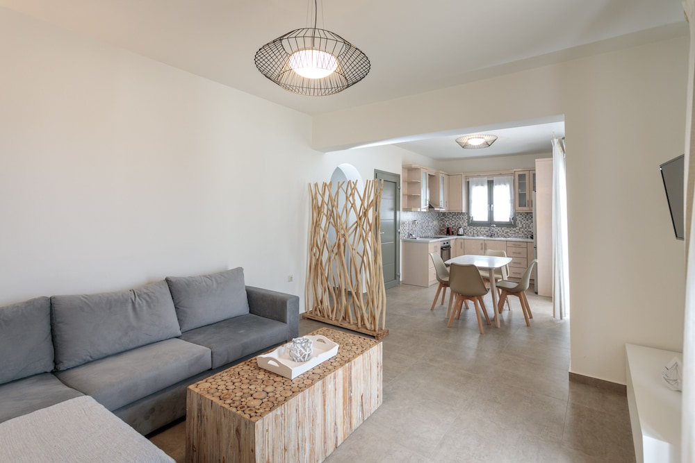 Sweet Home Naxos 24/50