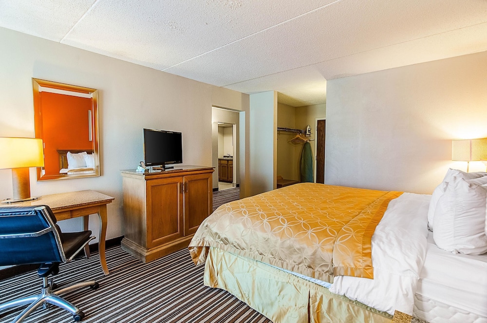Econo Lodge Inn & Suites Norton - Wise South 11/44