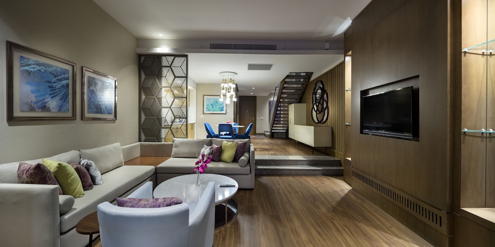 Trendy Lara Hotel 38/67
