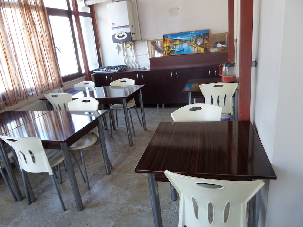 Ercan Inn Hotel 51/62