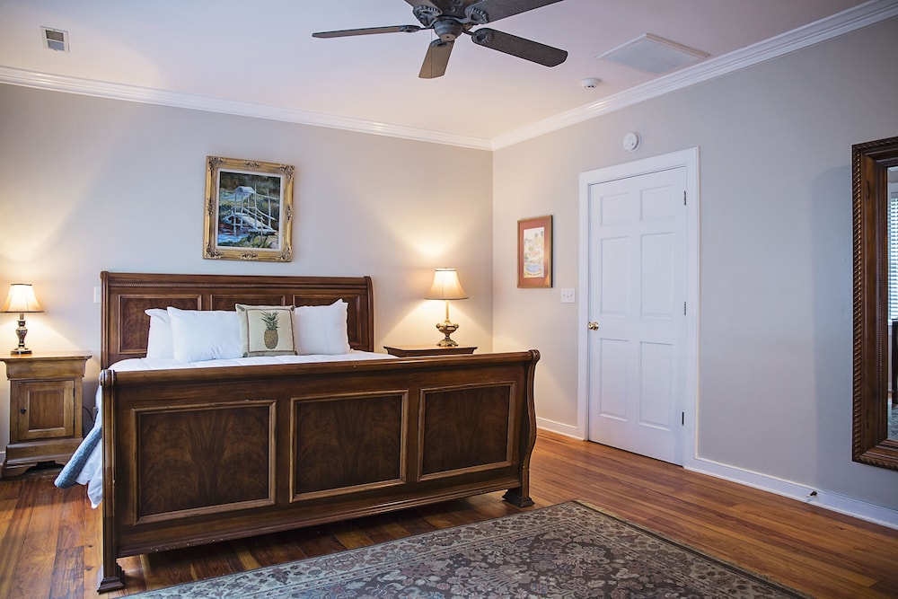 Beaufort Inn 3/64