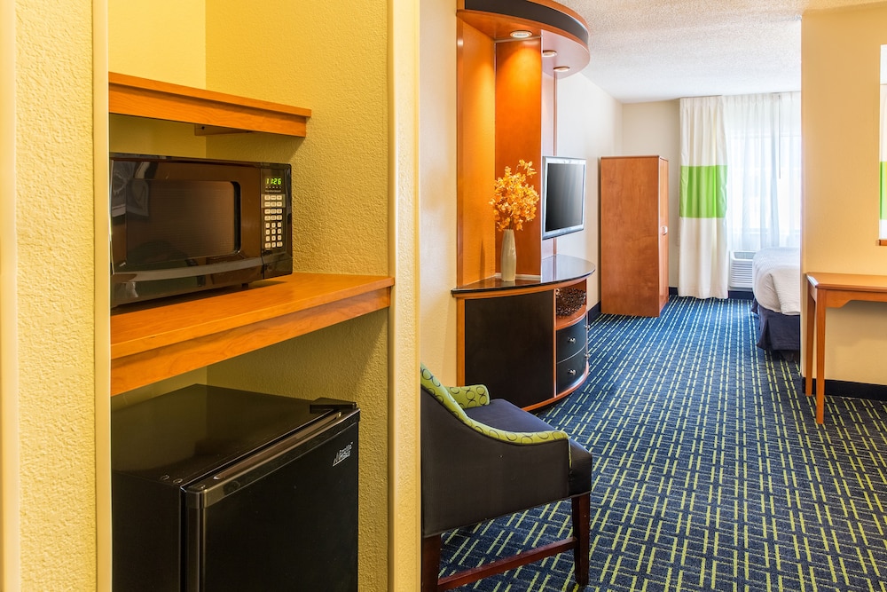 Fairfield Inn Suites Fargo 30/34