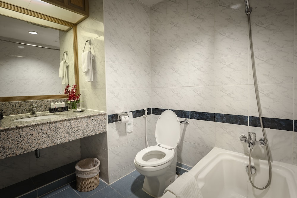 Grand Tower Inn Rama VI 14/70
