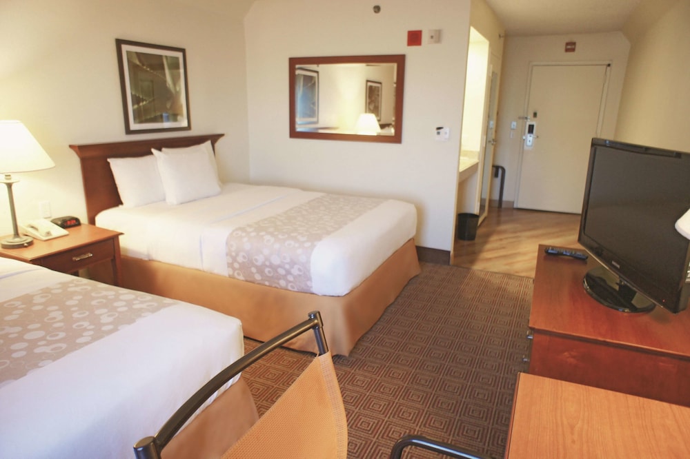 La Quinta Inn & Suites by Wyndham Stamford / New York City 18/59