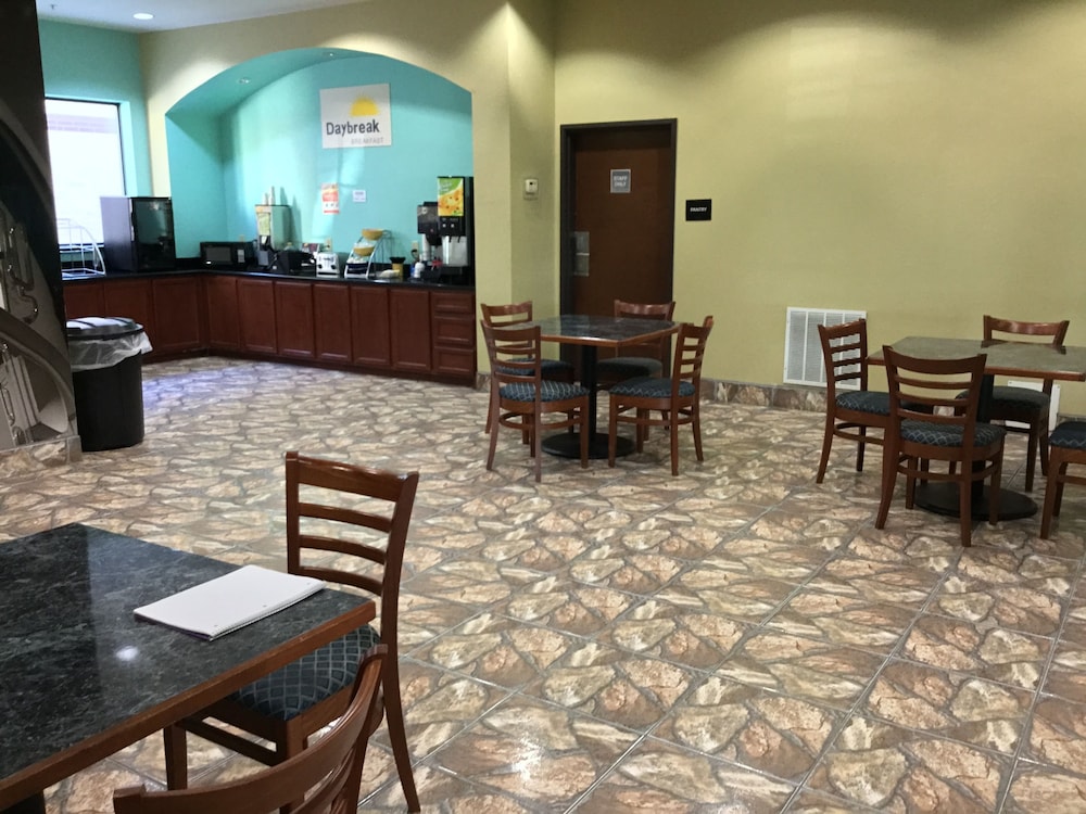 Days Inn By Wyndham Kemah 43/56