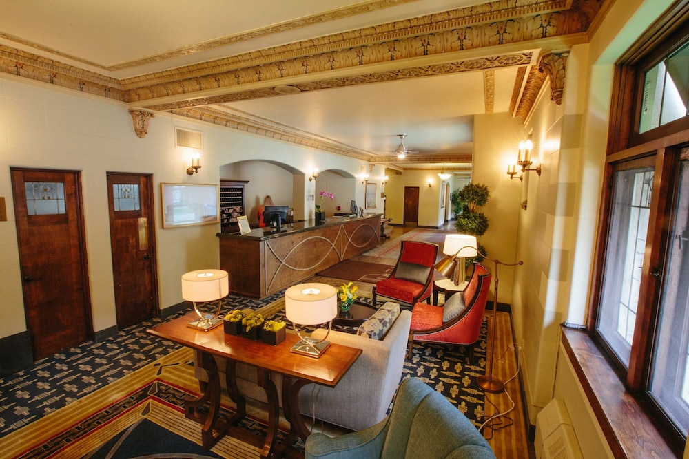 THE PLAZA HOTEL 27/36