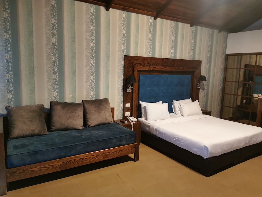 Turquoise Beach Resort Tyre 9/50