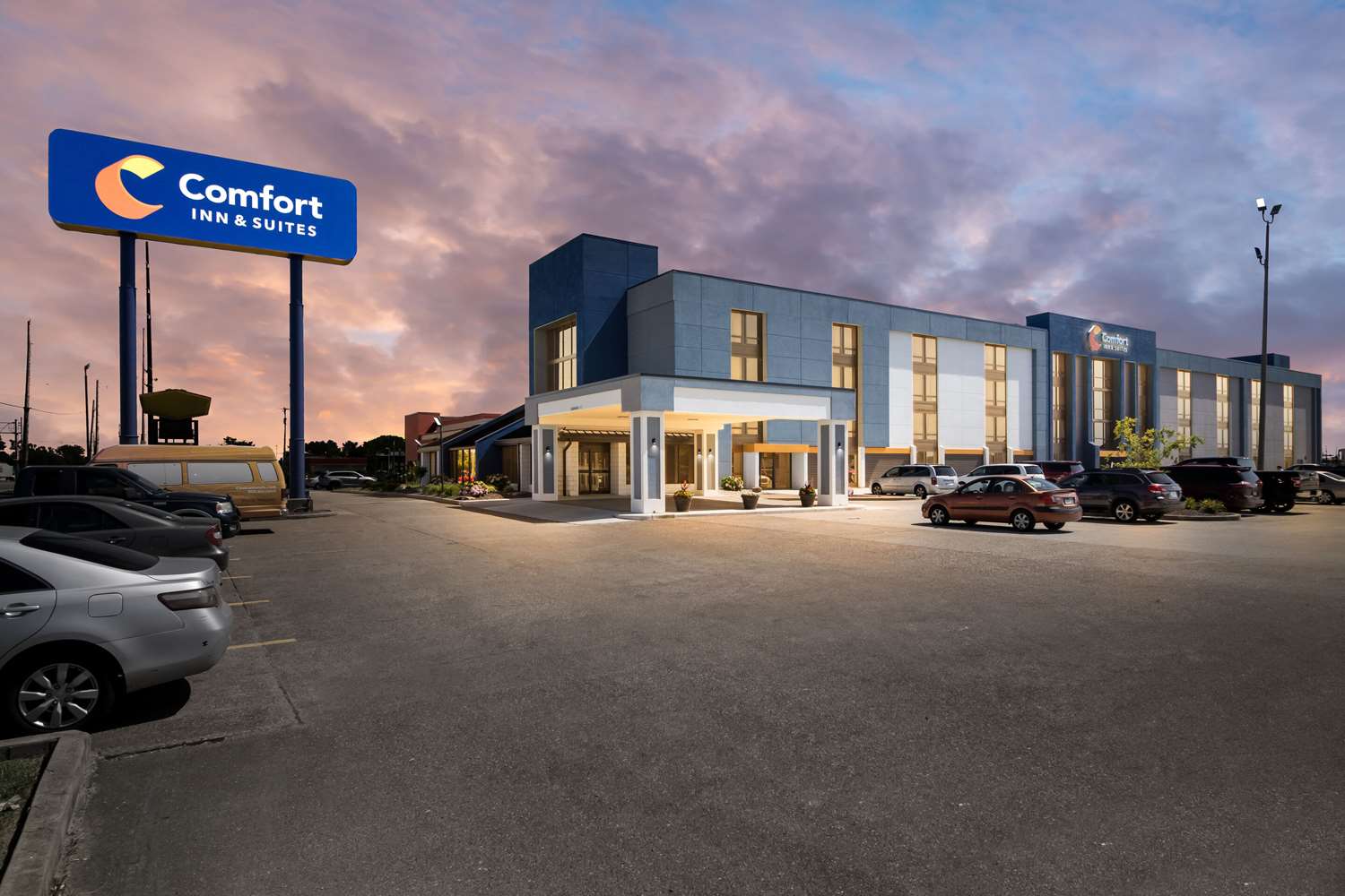 Comfort Inn & Suites Evansville Airport 17/21