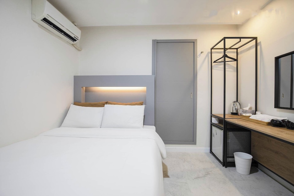 HOTEL RIVERSIDECOZY 12/50
