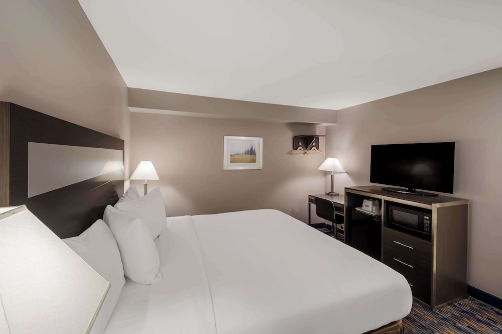 Americas Best Value Inn Farmington 6/30