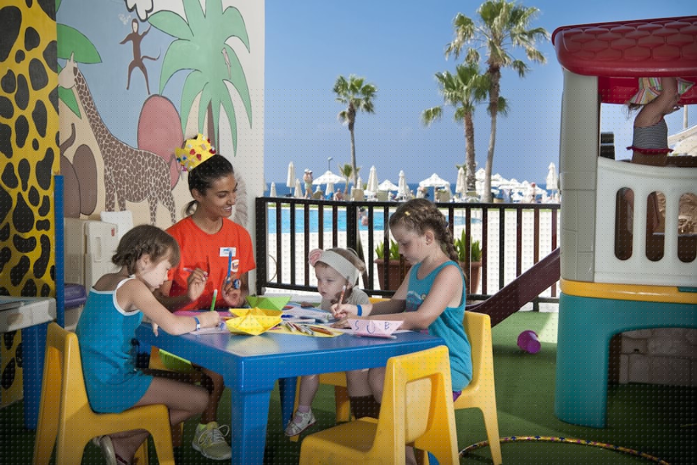 Akti Beach Hotel & Village Resort 44/68