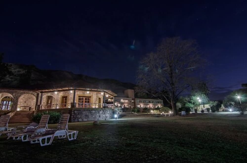 Pinares Del Cerro Hotel 61/63
