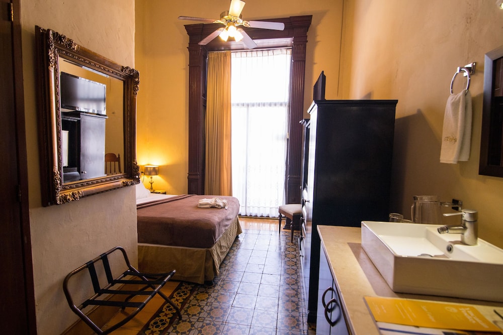Gran Hotel de Merida 56/68