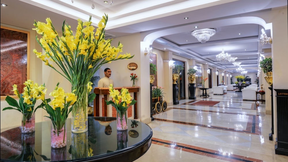 Clarks Hotel 5/50