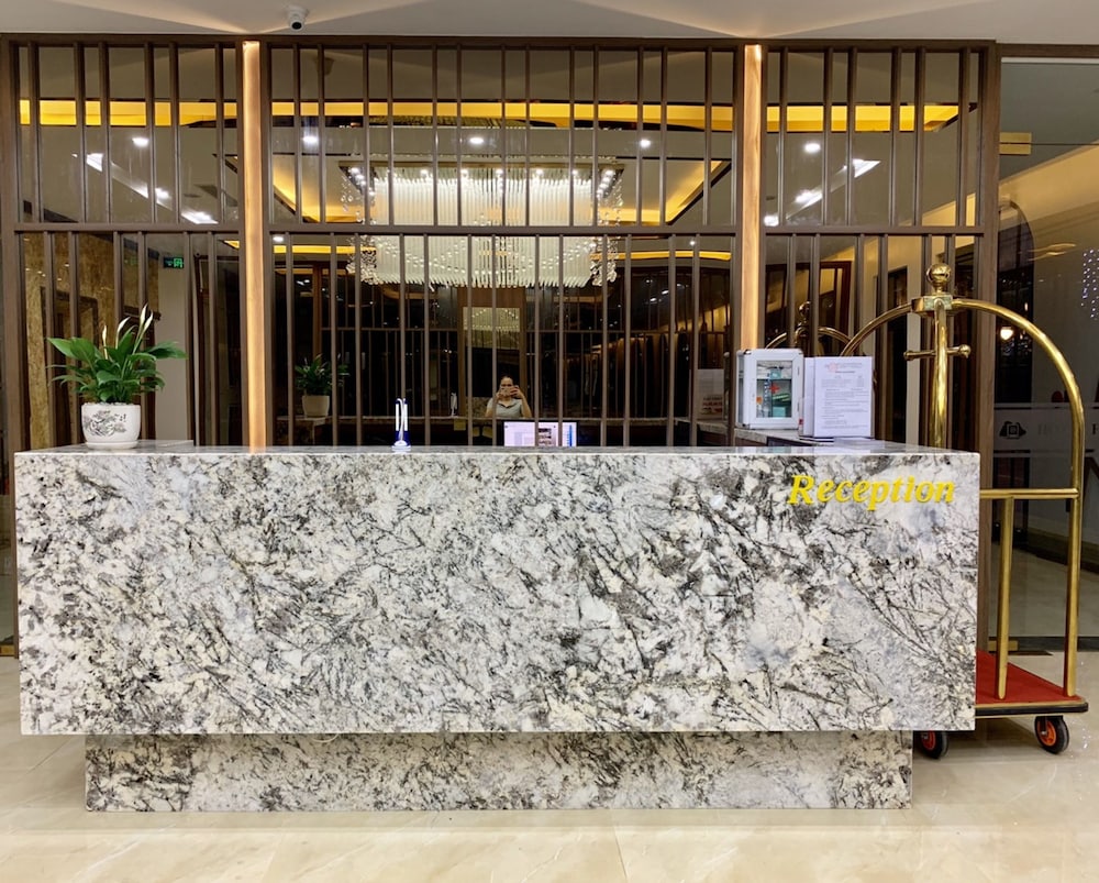 Hotel Emma 7/50
